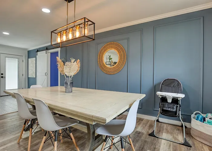 The Mariners Rest, Near Downtown, Savannah Coastal Charm