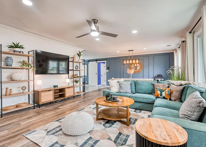 The Mariners Rest, Near Downtown, Savannah Coastal Charm